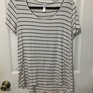 Lularoe Classic Tee